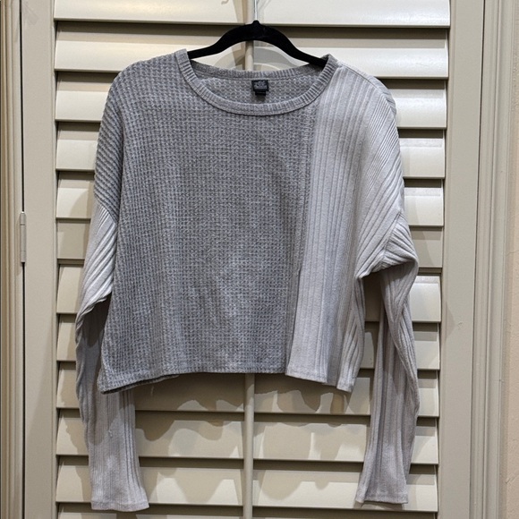 Wild Fable Crop Sweatshirt - Picture 1 of 7